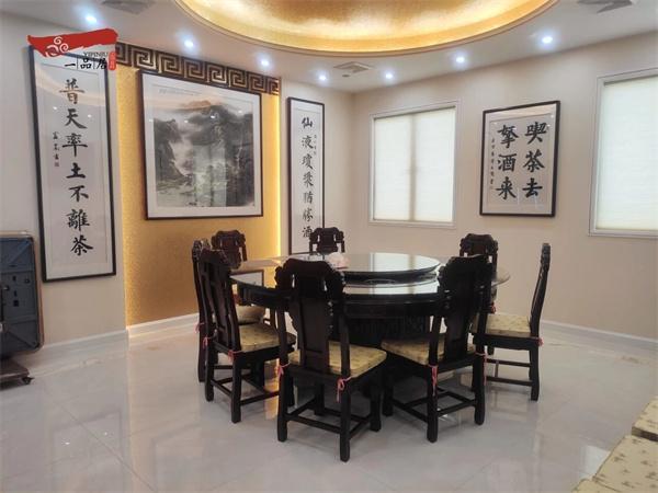 这方餐桌装下了秋日所有暖食光PG电子麻将胡了2一品居红木(图5)