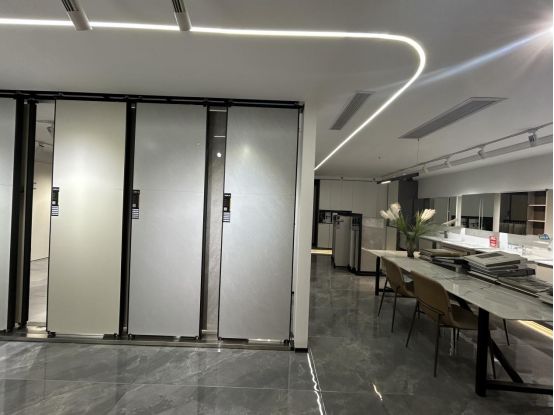 型装修显拥挤？4 个扩容技巧提升空间PG麻将胡了龙岩装修公司推荐：小户(图2)