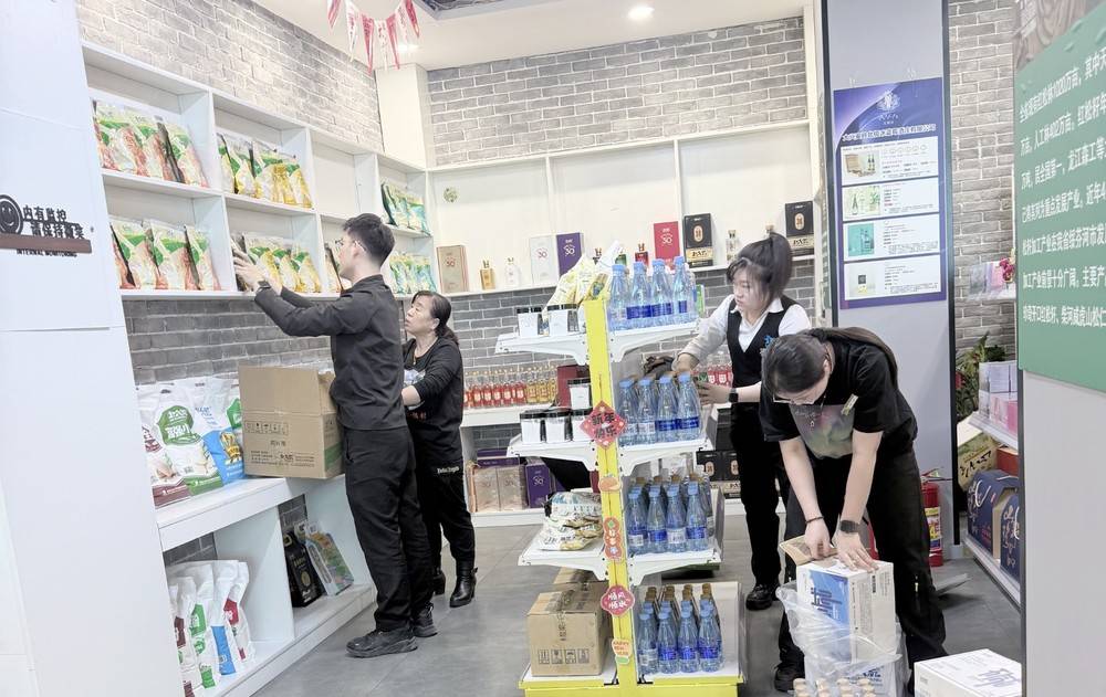 大荒”优选超市进驻漠河北极村PG麻将胡了“黑土优品·北(图2)